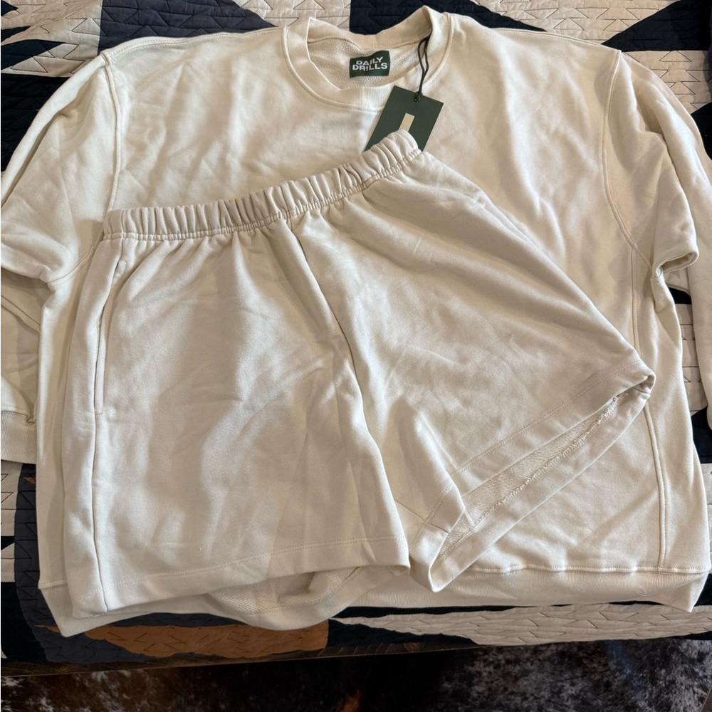 Daily Drills SAND Sweatshirt and Shorts Set